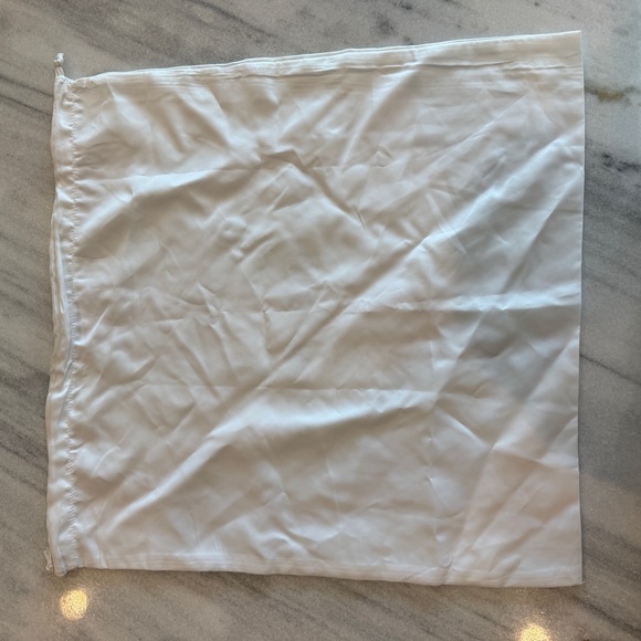 Michael Kors White Dust Bag 18x18.5” - Picture 3 of 3